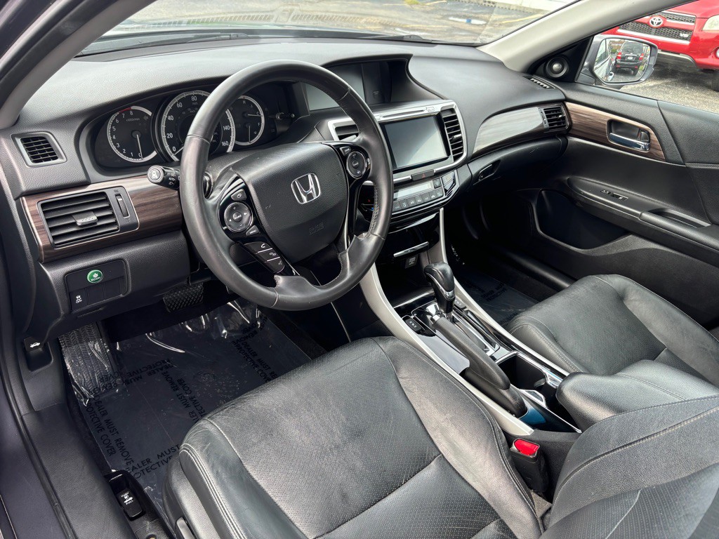 2017 Honda Accord Image 8