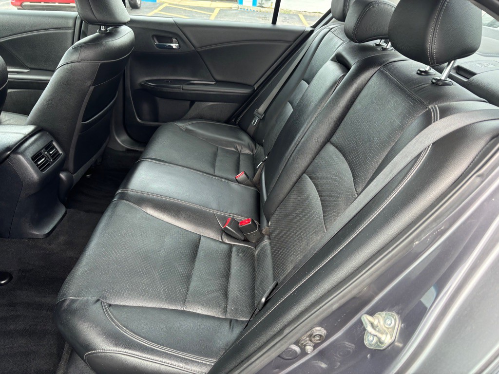 2017 Honda Accord Image 10