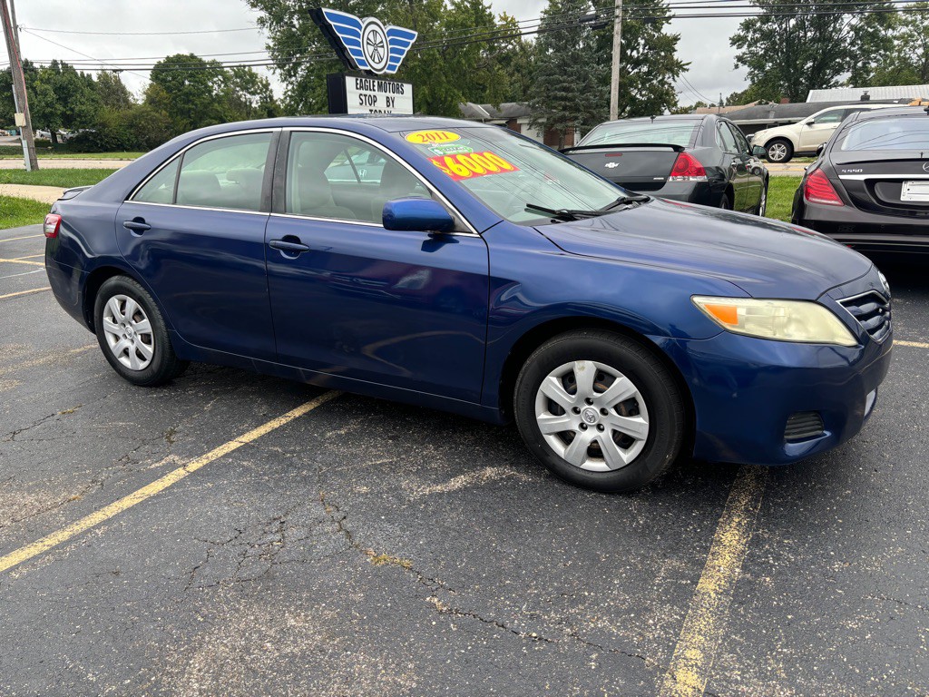 2011 Toyota Camry Image 3