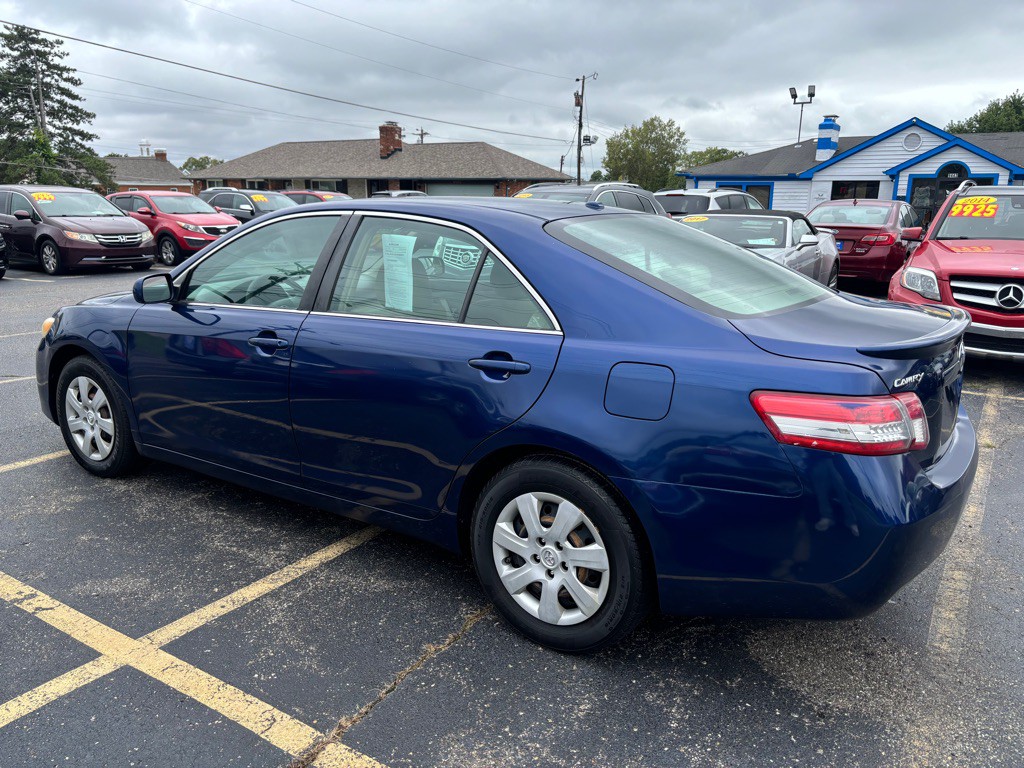 2011 Toyota Camry Image 6
