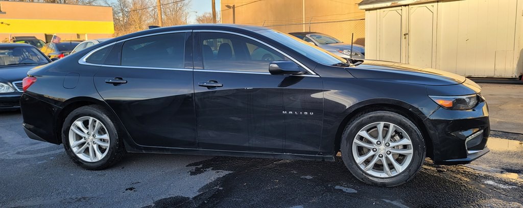 2017 Chevrolet Malibu Image 3