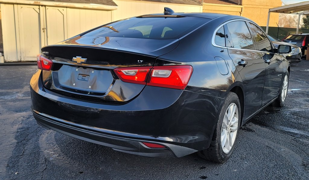 2017 Chevrolet Malibu Image 5