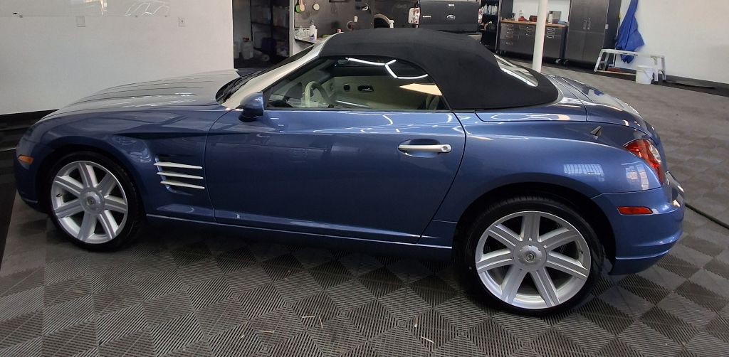 2006 Chrysler Crossfire Image 9