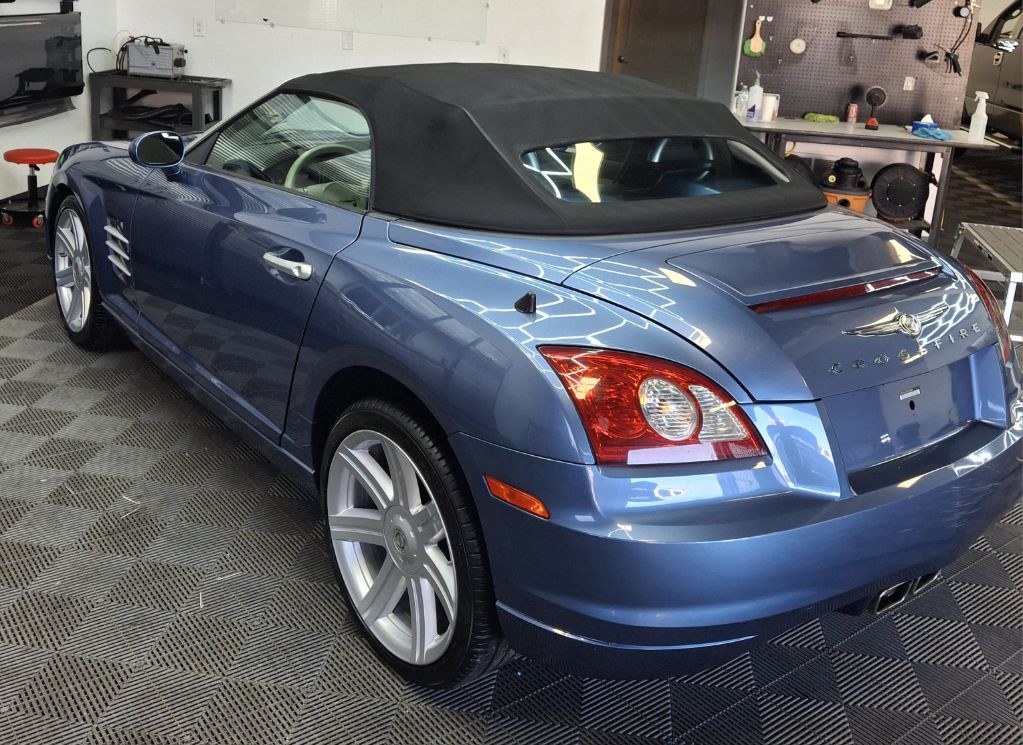 2006 Chrysler Crossfire Image 12