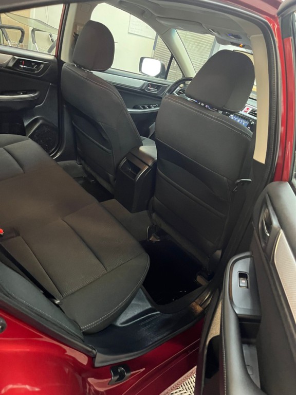 2016 Subaru Legacy Image 10