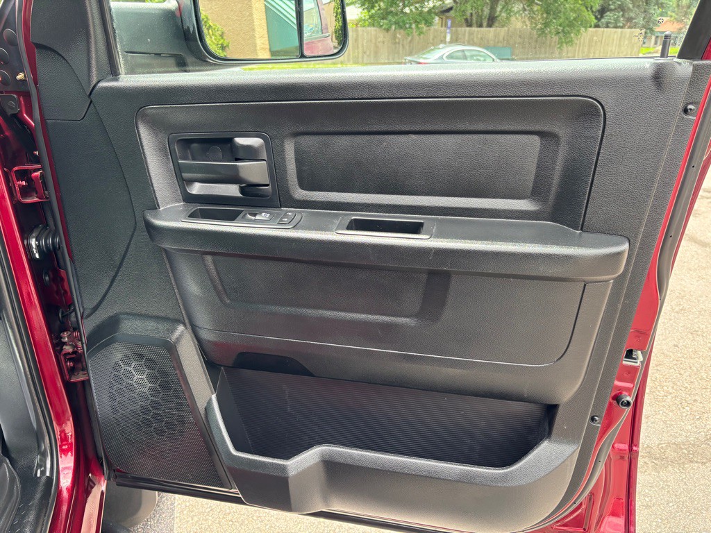 2016 RAM 1500 Image 12