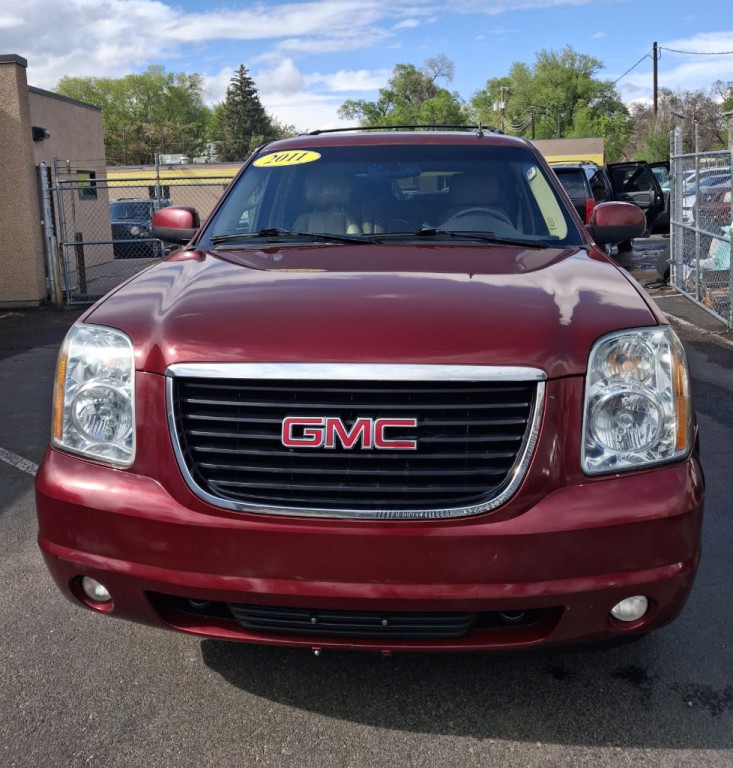 2011 GMC Yukon Image 2