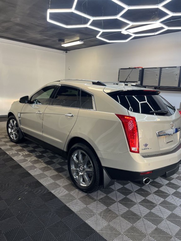 2011 Cadillac SRX Image 1