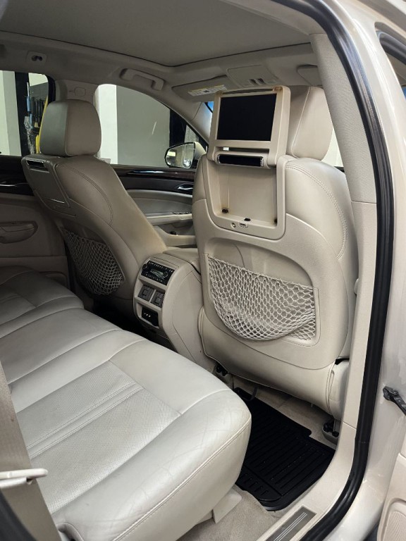 2011 Cadillac SRX Image 12
