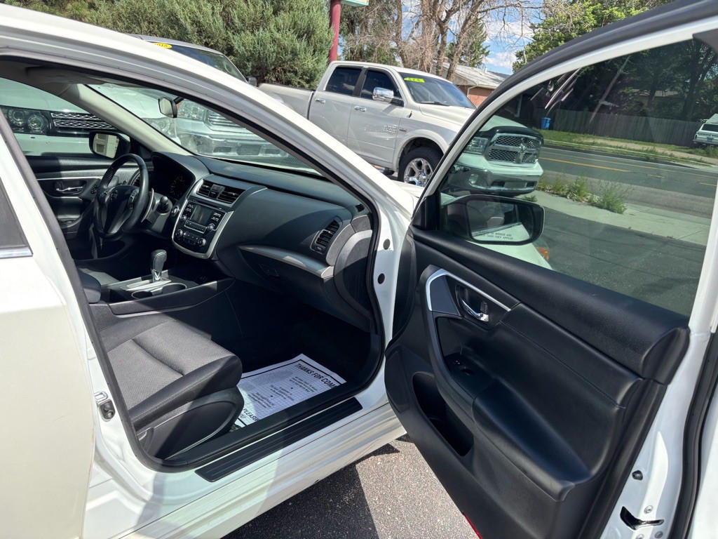 2016 Nissan Altima Image 12