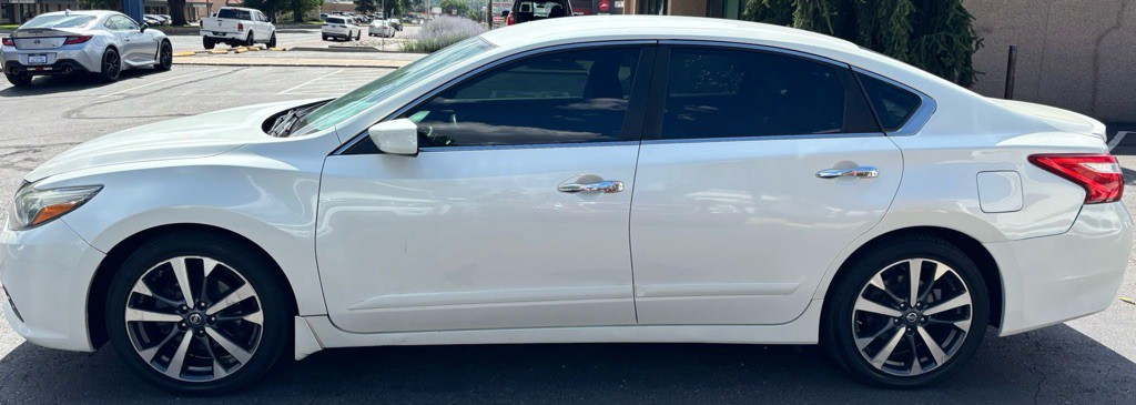 2016 Nissan Altima Image 18