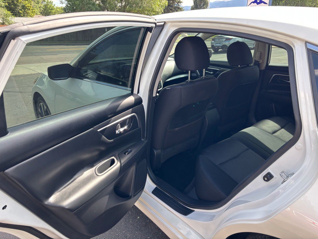 2016 Nissan Altima Image 8