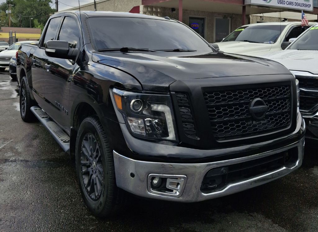 2019 Nissan Titan Image 5