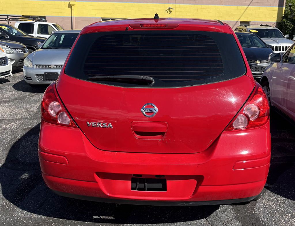 2012 Nissan Versa Image 1