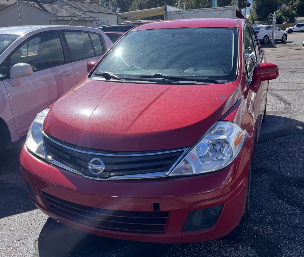 2012 Nissan Versa Image 2