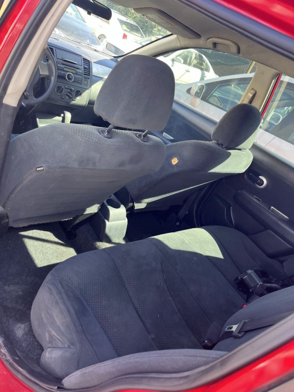 2012 Nissan Versa Image 8