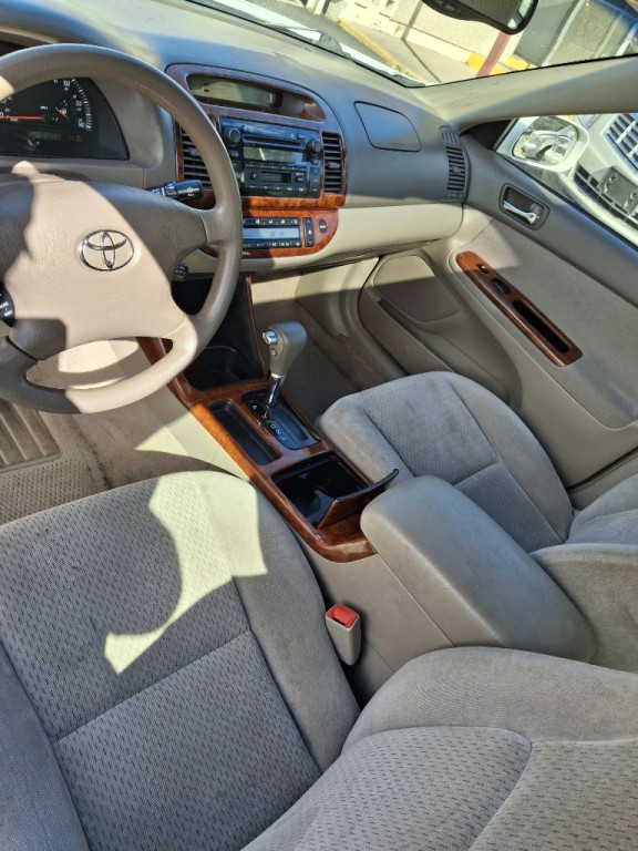 2004 Toyota Camry Image 13