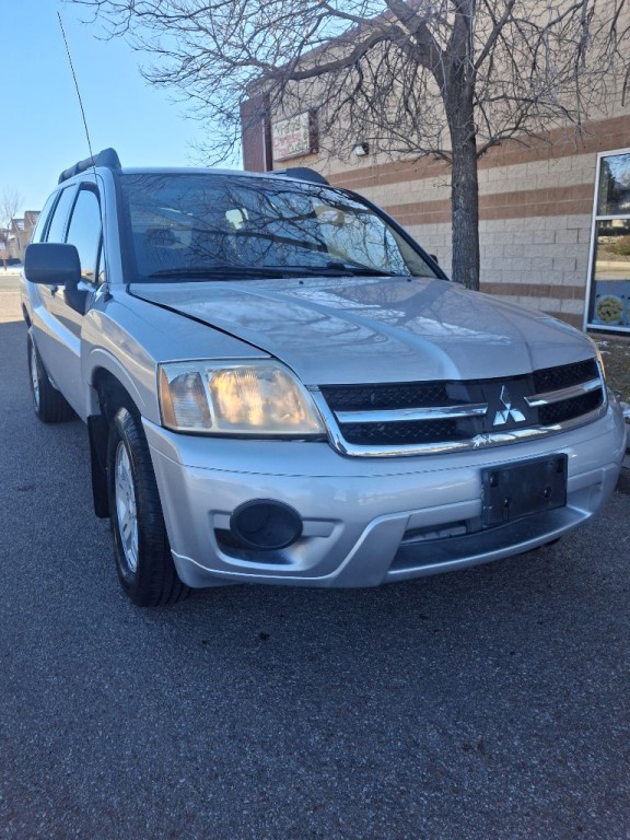 2007 Mitsubishi Endeavor Image 2
