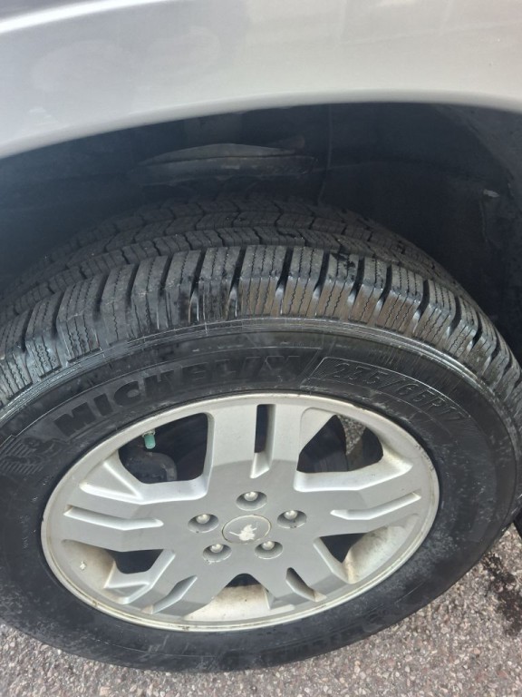 2007 Mitsubishi Endeavor Image 3