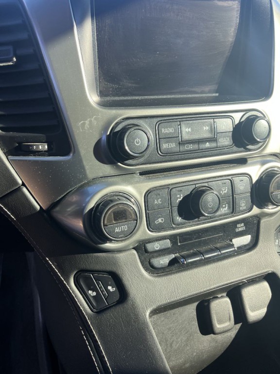 2016 Chevrolet Suburban Image 6