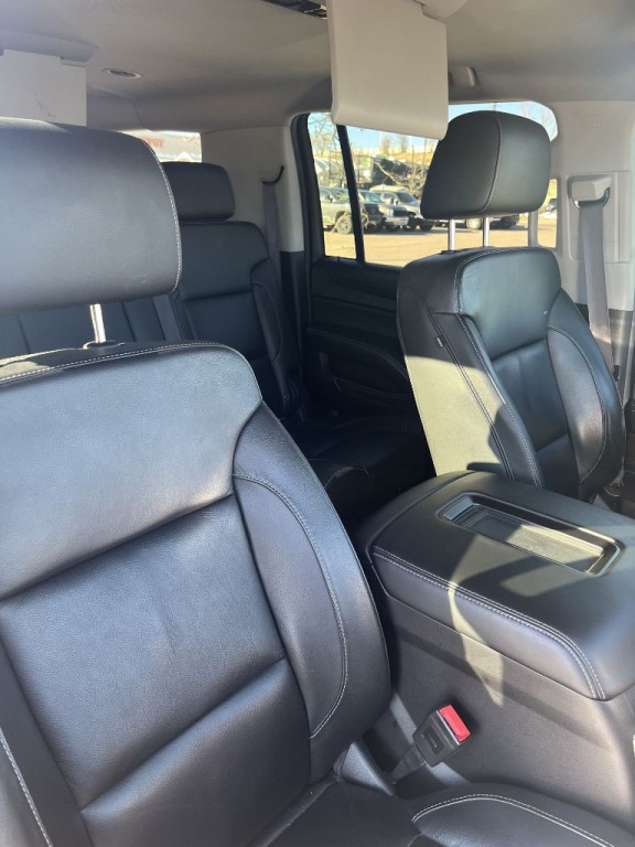 2016 Chevrolet Suburban Image 10