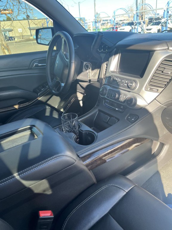 2016 Chevrolet Suburban Image 12