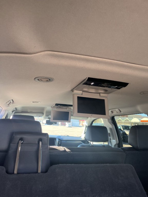 2016 Chevrolet Suburban Image 15