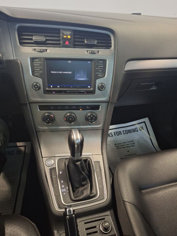 2017 Volkswagen Golf Image 6