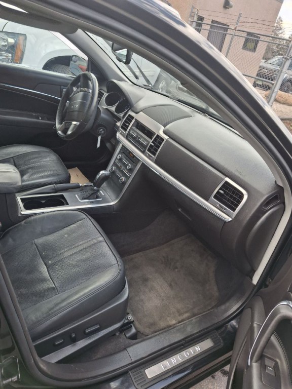 2011 Lincoln MKZ Image 4