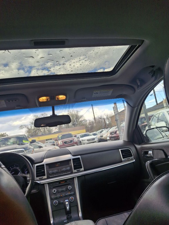 2011 Lincoln MKZ Image 9