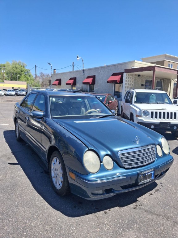2000 Mercedes-Benz E-Class Image 3