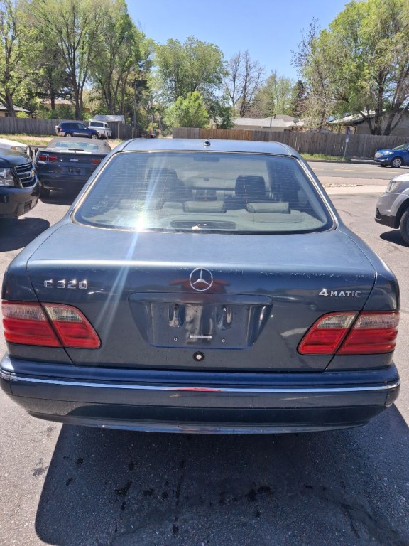 2000 Mercedes-Benz E-Class Image 4