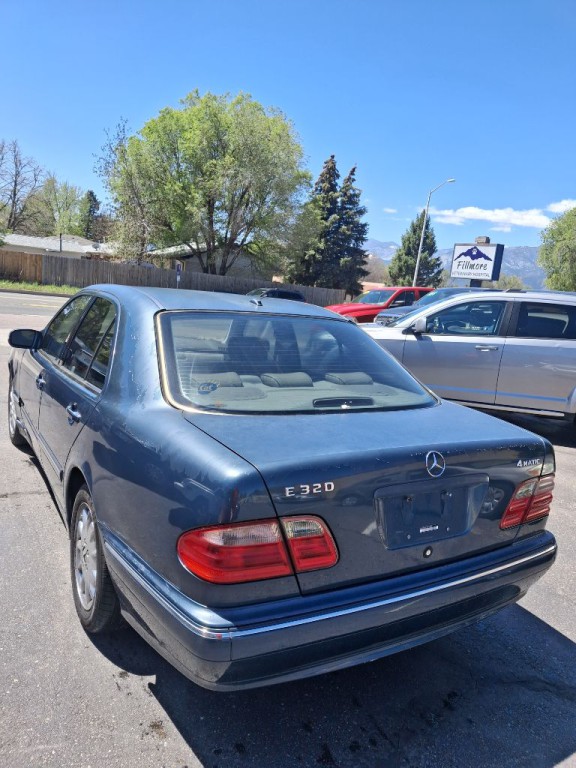 2000 Mercedes-Benz E-Class Image 7