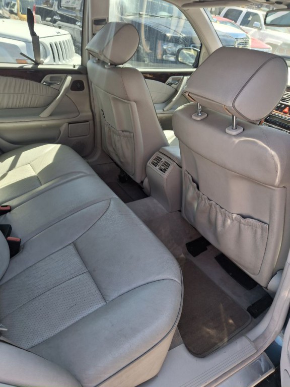 2000 Mercedes-Benz E-Class Image 10
