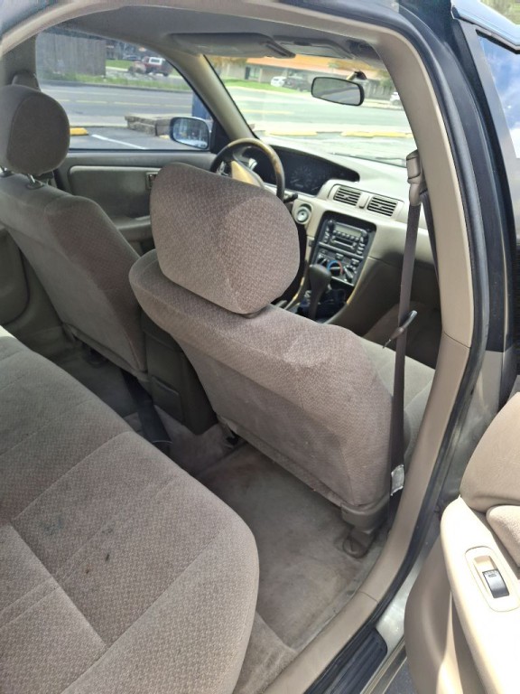 2000 Toyota Camry Image 4