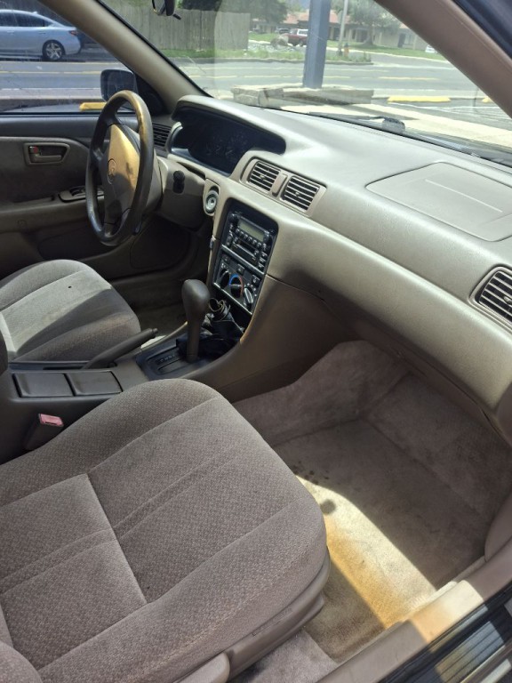 2000 Toyota Camry Image 6