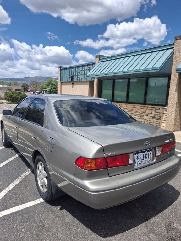 2000 Toyota Camry Image 10