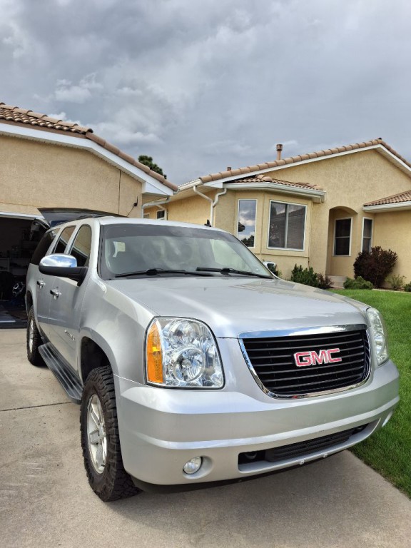 2014 GMC Yukon Image 2