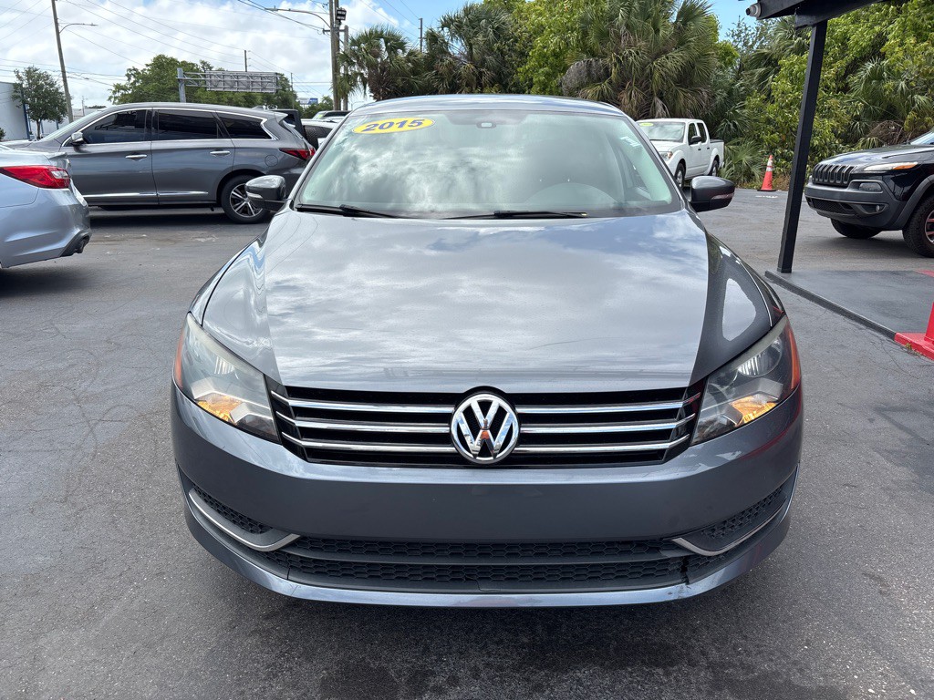 2015 Volkswagen Passat Image 2