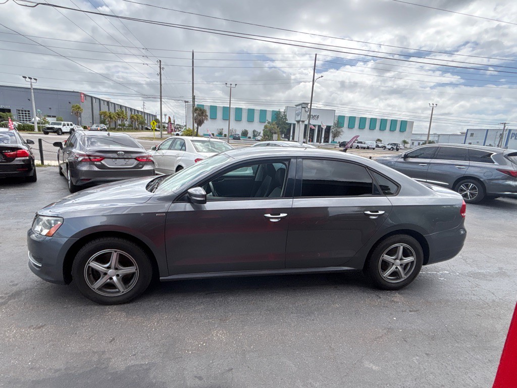 2015 Volkswagen Passat Image 4