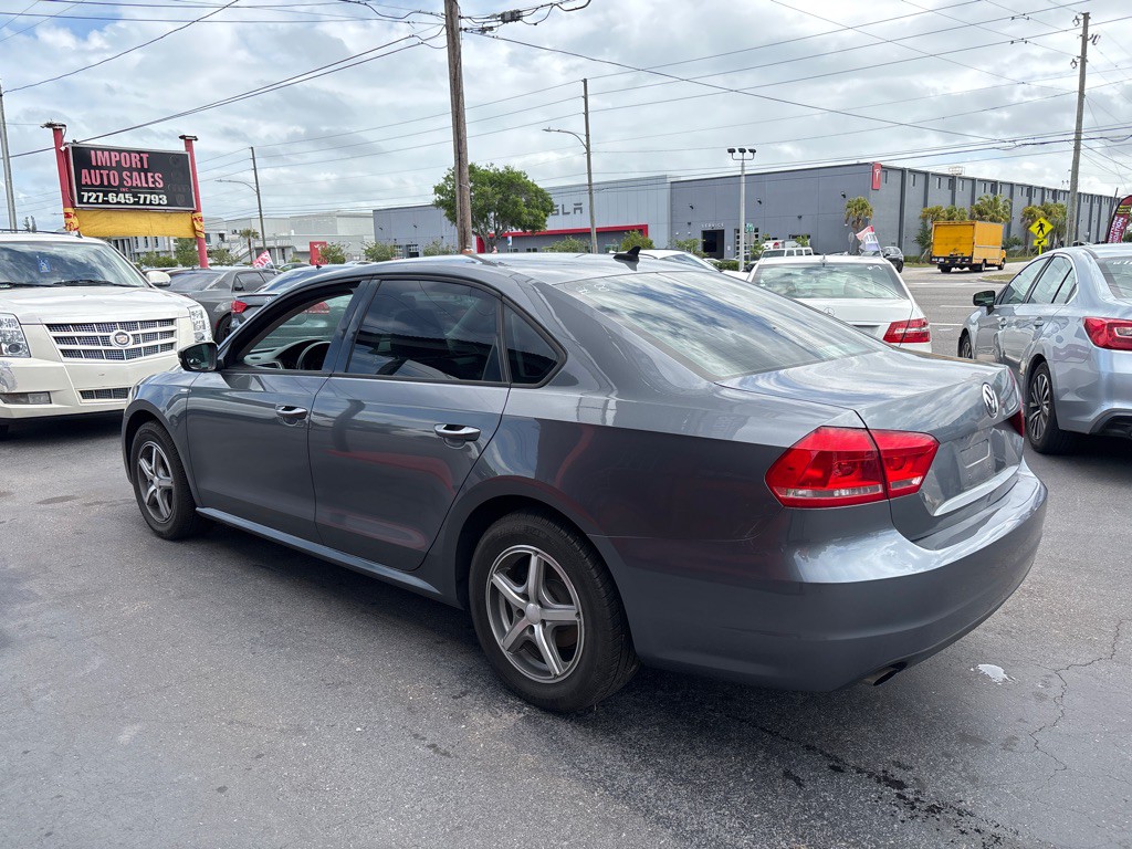2015 Volkswagen Passat Image 5