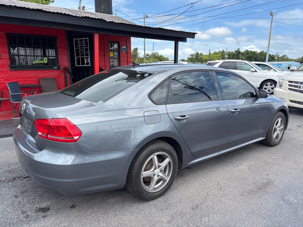 2015 Volkswagen Passat Image 7