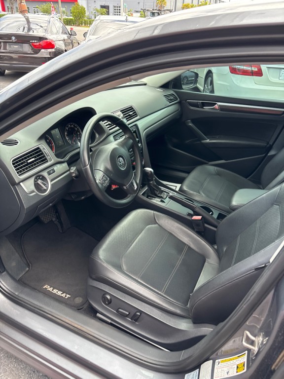 2015 Volkswagen Passat Image 9