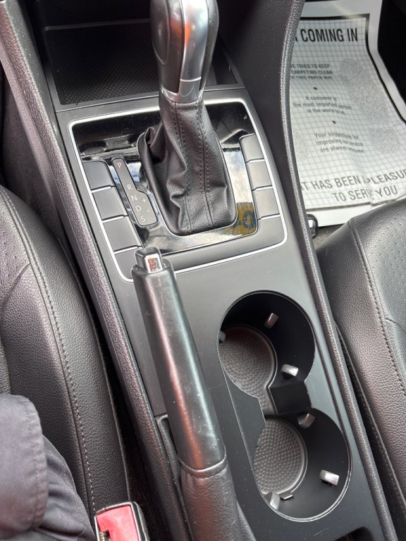 2015 Volkswagen Passat Image 20