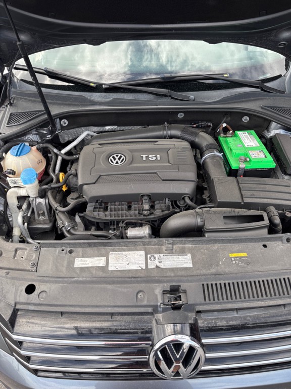 2015 Volkswagen Passat Image 22
