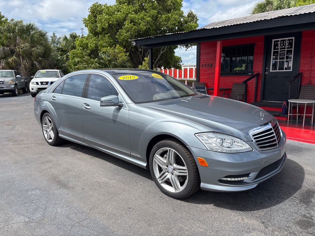 2013 Mercedes-Benz S-Class Image 1