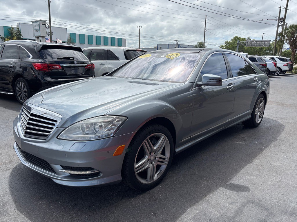 2013 Mercedes-Benz S-Class Image 3