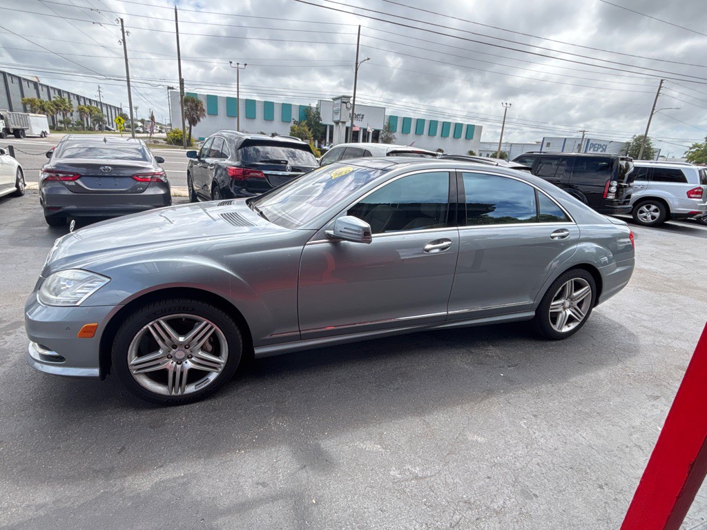 2013 Mercedes-Benz S-Class Image 4