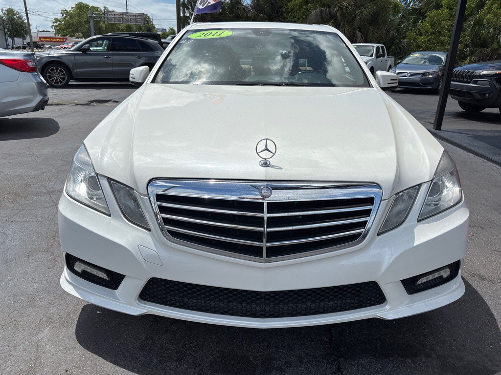 2011 Mercedes-Benz E-Class Image 2
