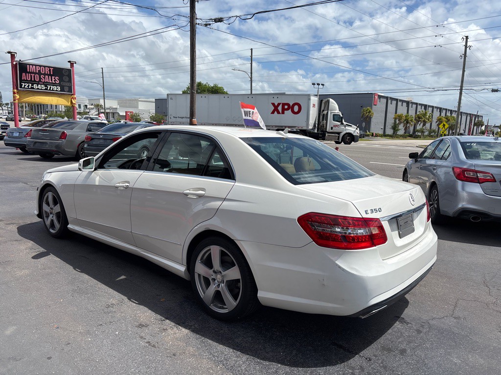 2011 Mercedes-Benz E-Class Image 5